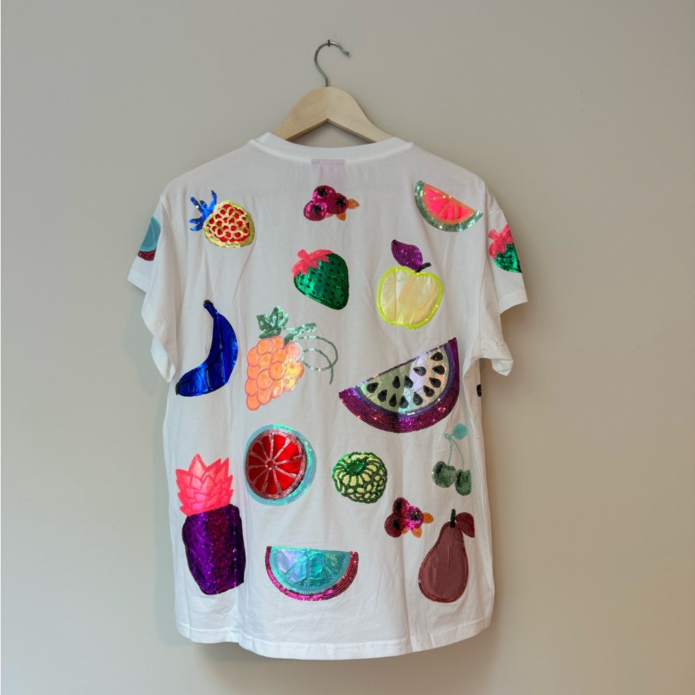 NWOT QUEEN OF SPARKLES Ivory Fruit All Over Tee - Picture 6 of 9